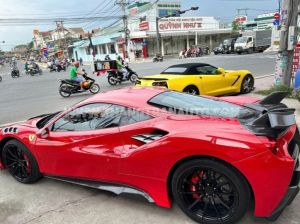 Xe Ferrari 488 GTB 2015